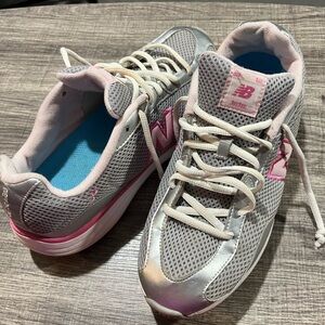 New Balance Womens Sneakers 8.5 1442 Gray/Pink